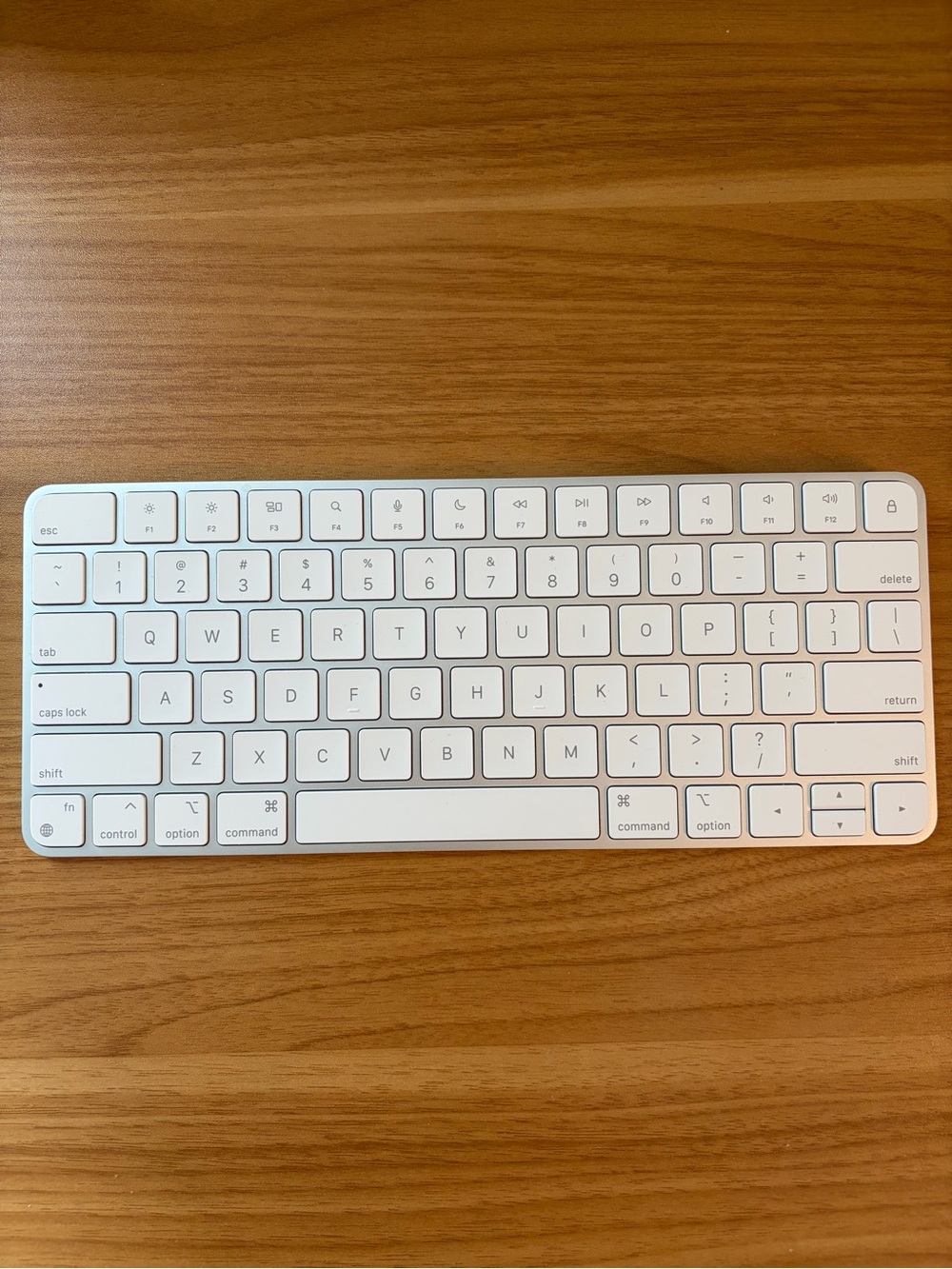 Apple Wireless White Bluetooth Keyboard